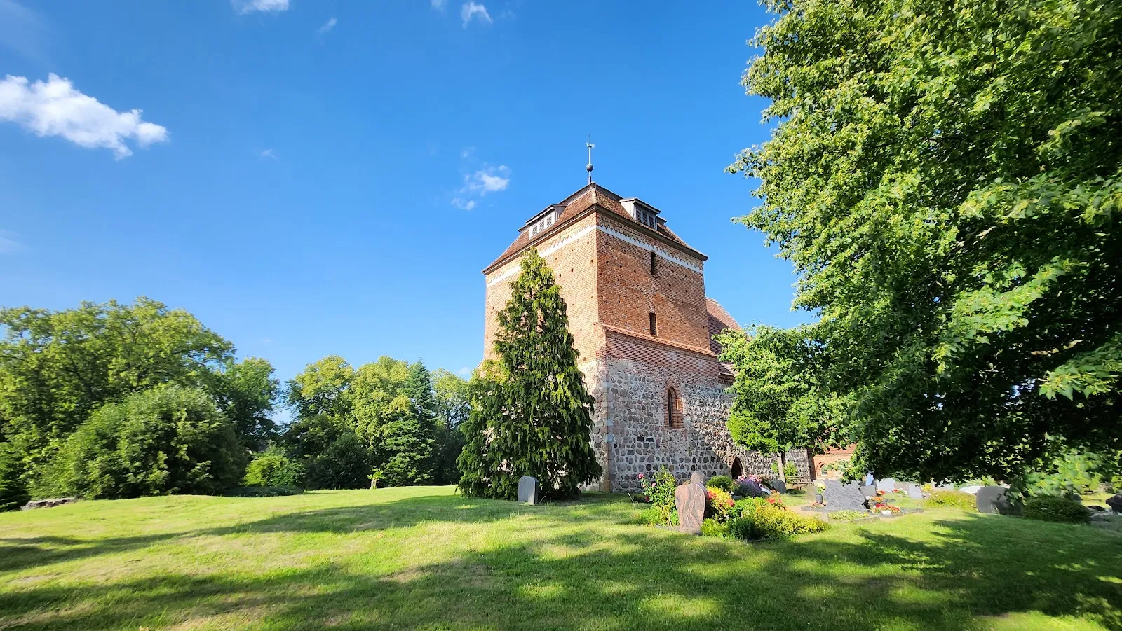 Церковь Беллин, старинный собор в Кракове-ам-Зее, Германия