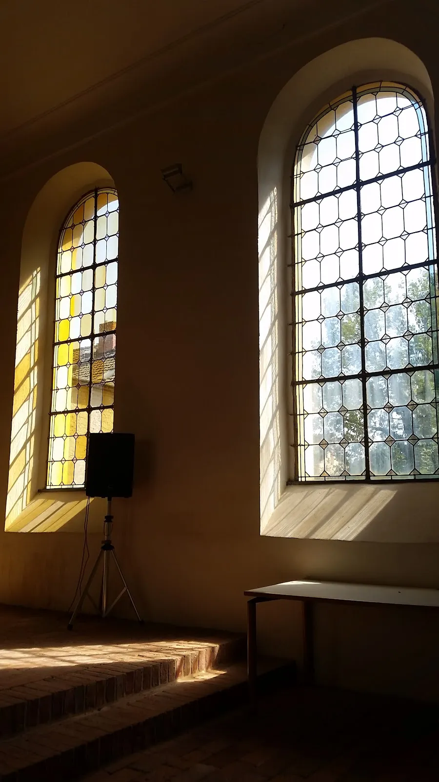 Фасад церкви Дамсдорфа в Германии