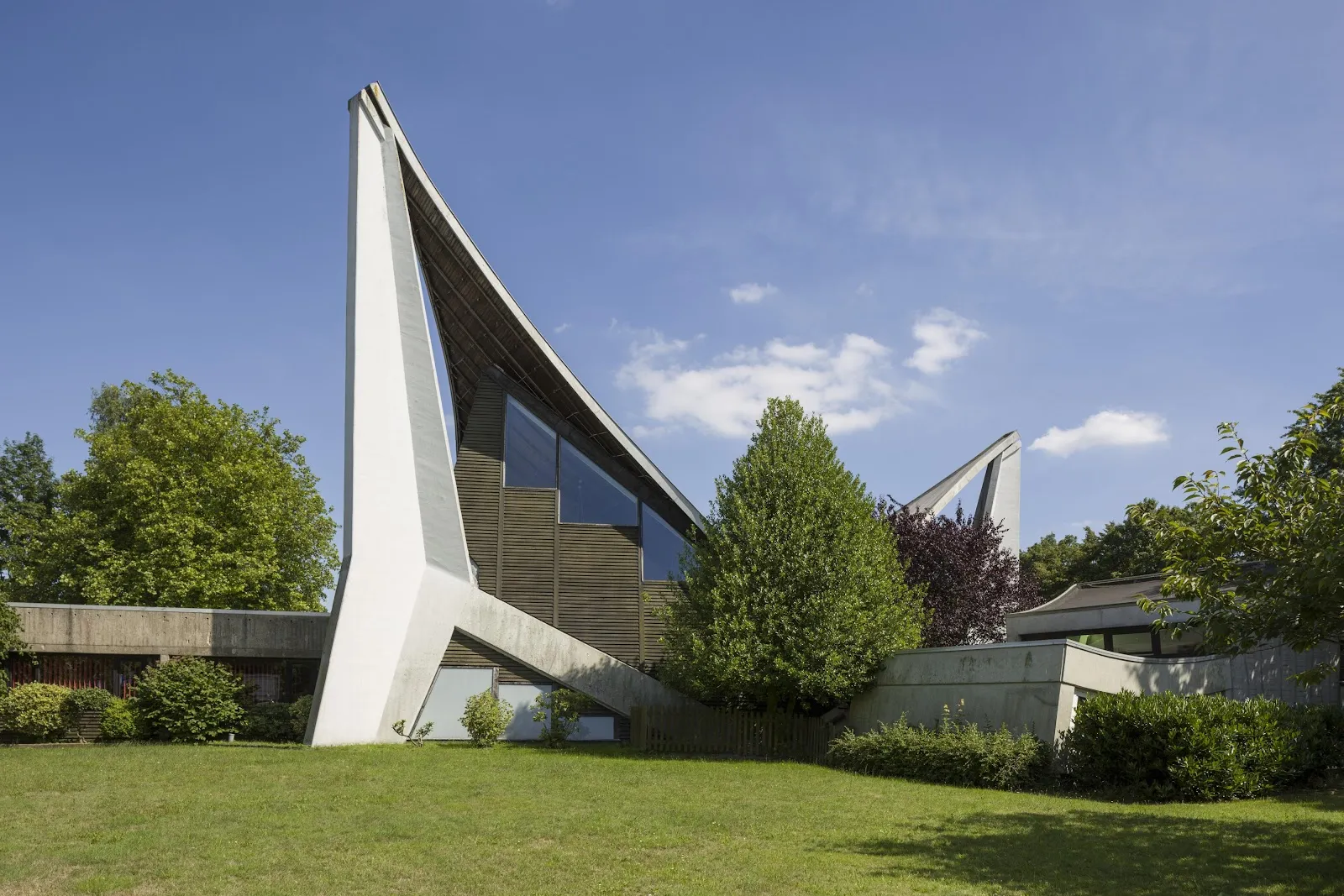 Церковь Дитриха Бонхёффера в Бремене, Германия