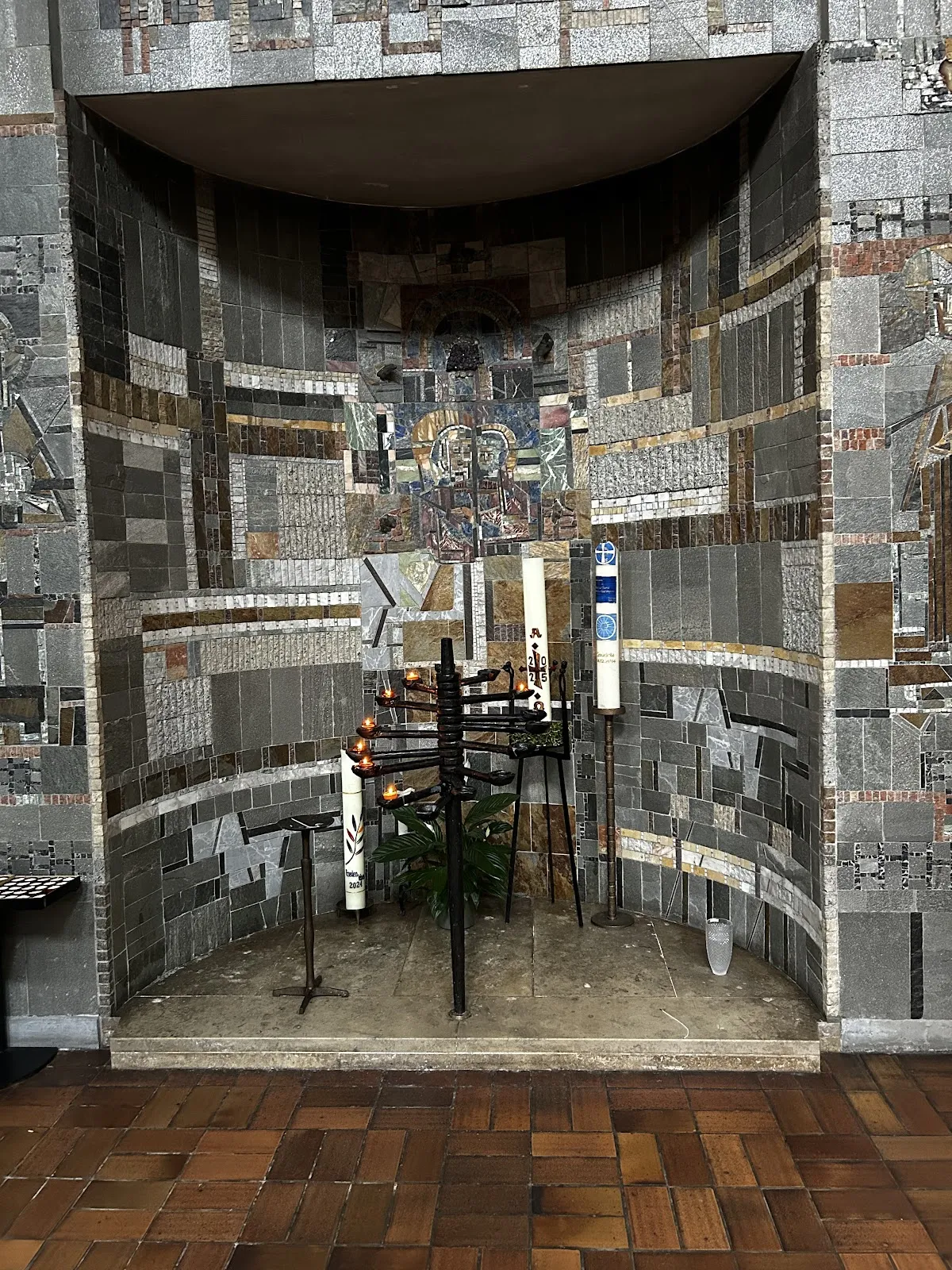 Церковь Марии Доброго Совета, Мюнхен - фасад