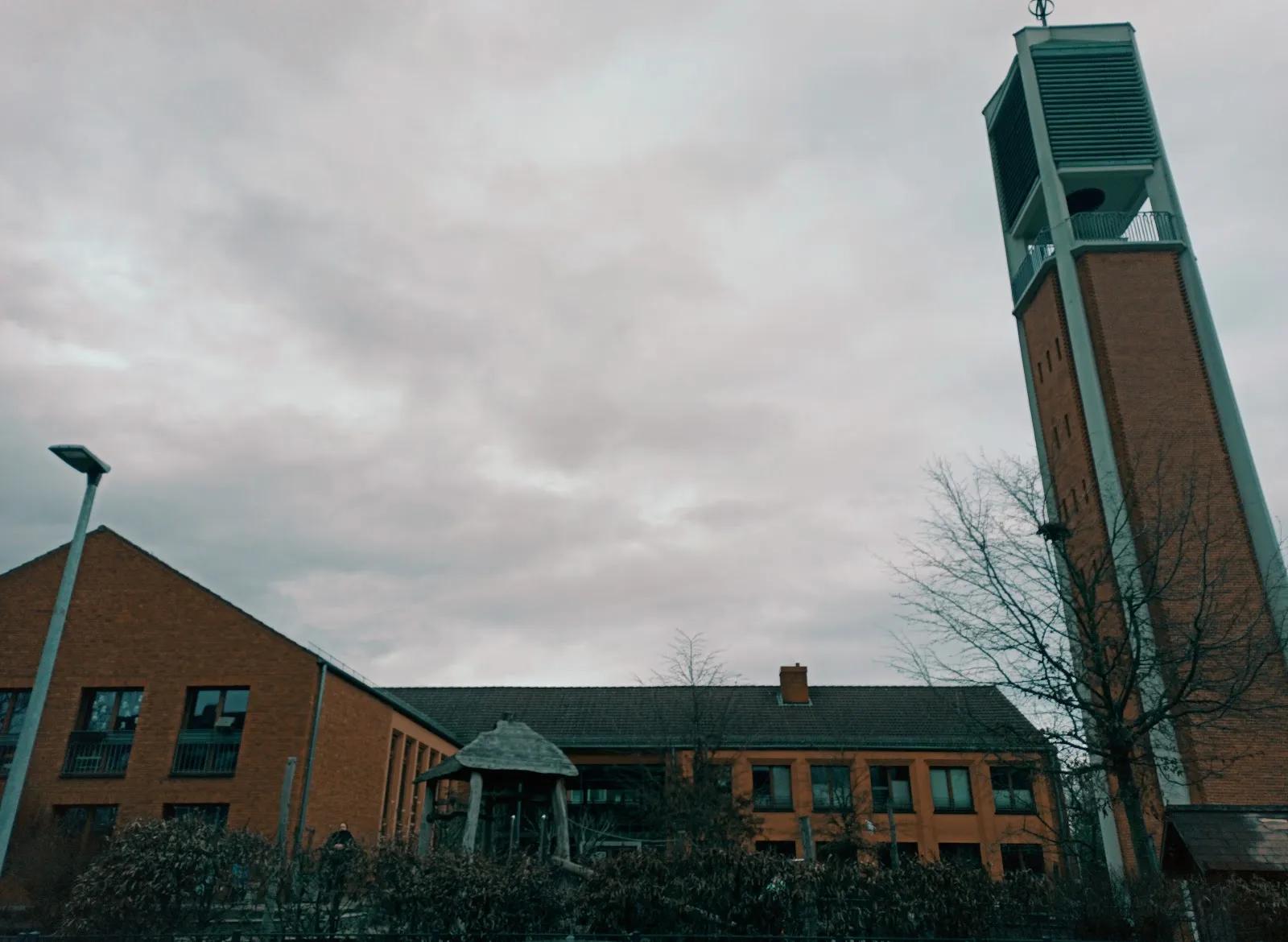 Фасад Церкви Матиаса-Клаудиуса в Бремене