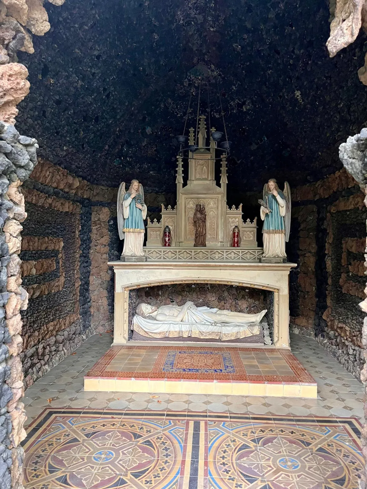 Фасад Церкви Святого Аполлинария в Ремагене