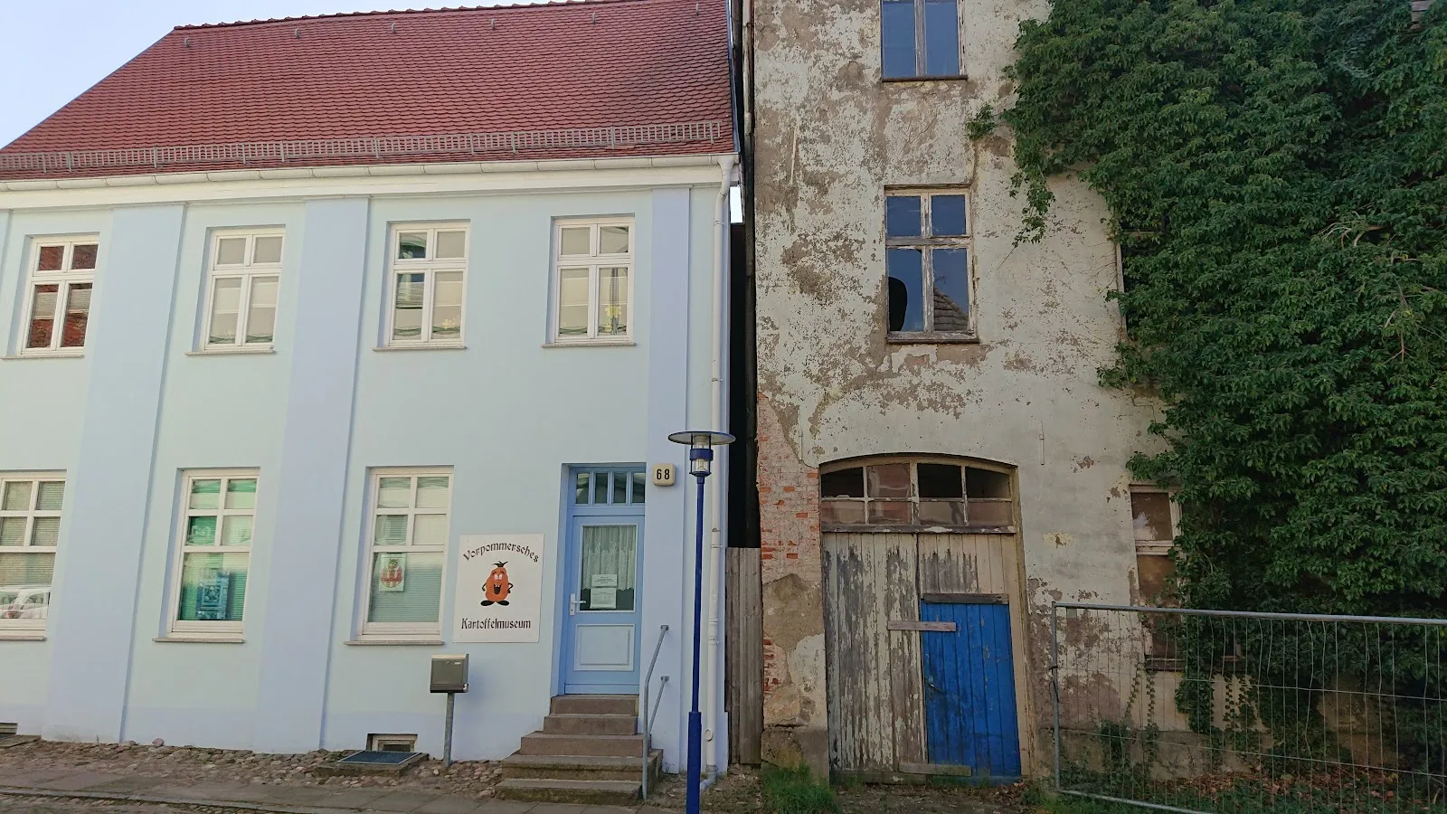 Церковь Святого Фомы в Трибзее, Германия, вид снаружи