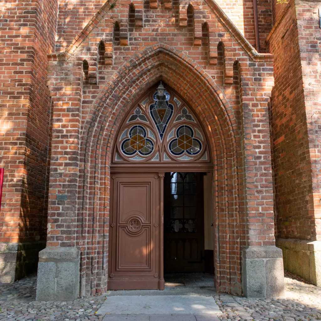 Церковь Святого Фомы в Трибзее, Германия, вид снаружи