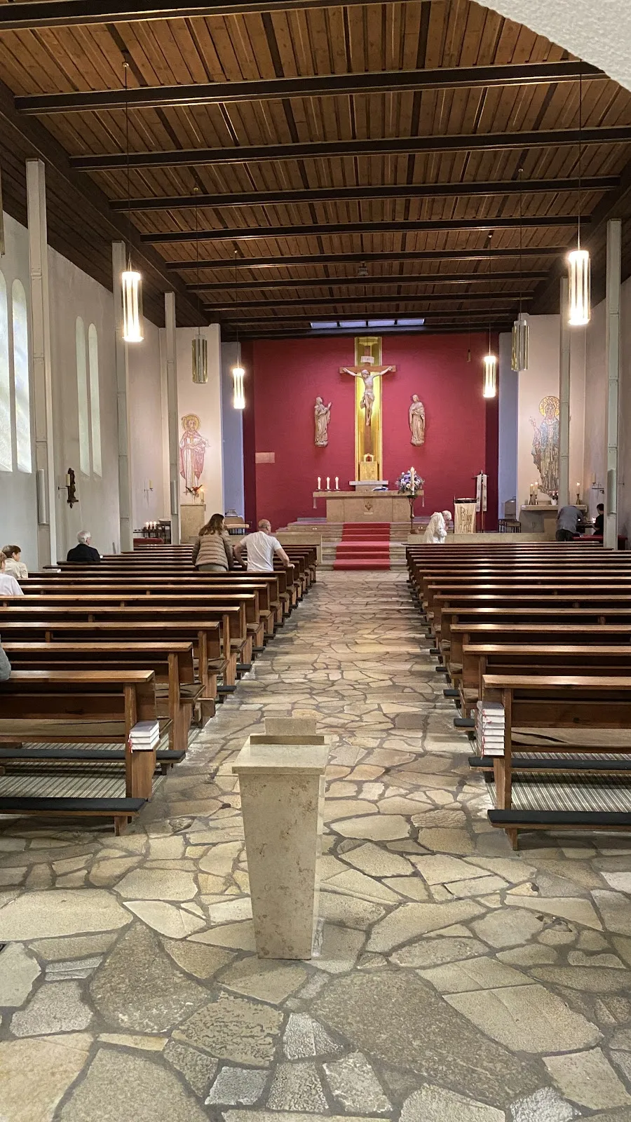 Внешний вид церкви Святого Иоанна Богослова в Берлине