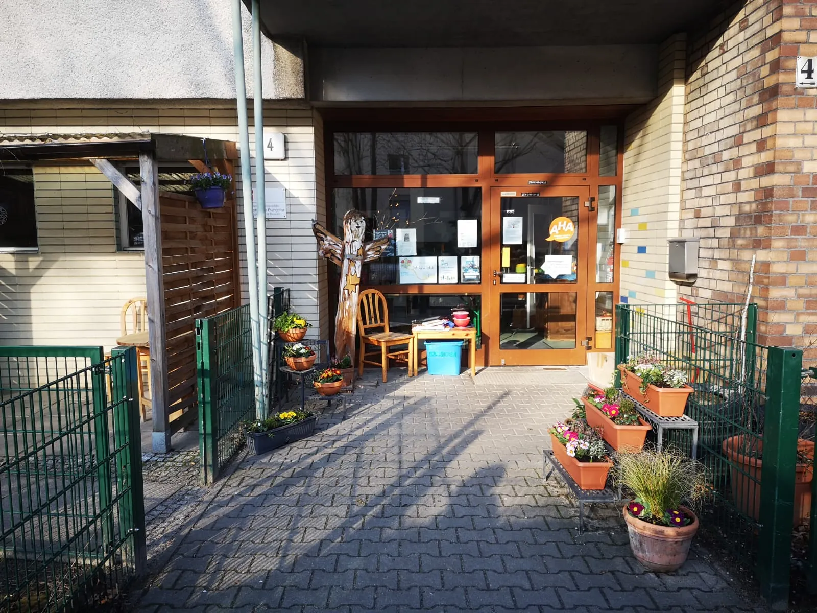 Внешний вид церкви Святого Иоанна Богослова в Берлине