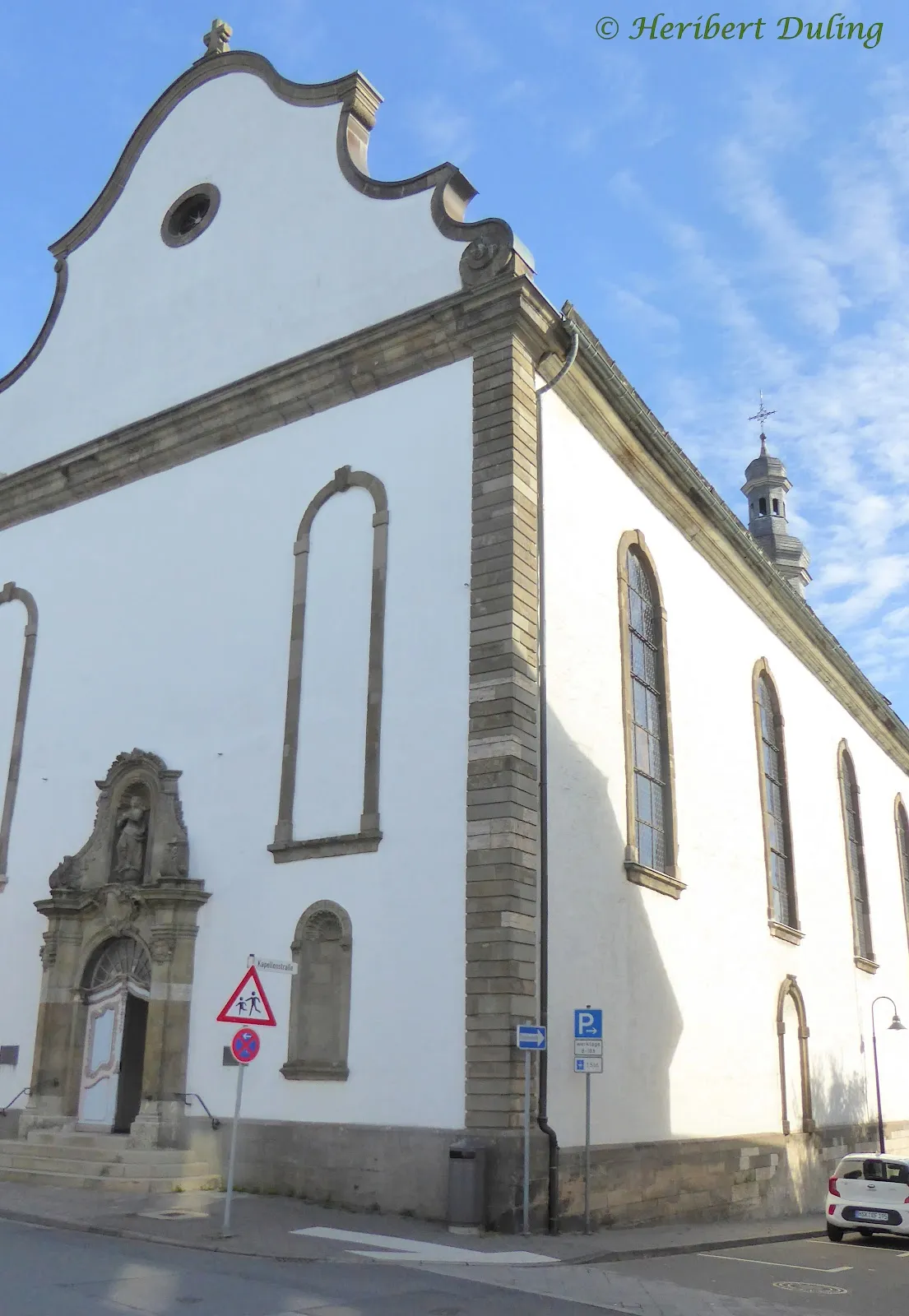 Вид на церковь Святого Николая в Брайлоне