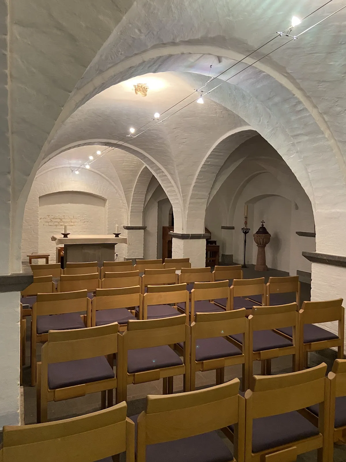 Фасад церкви Святого Ремакла в Кохеме