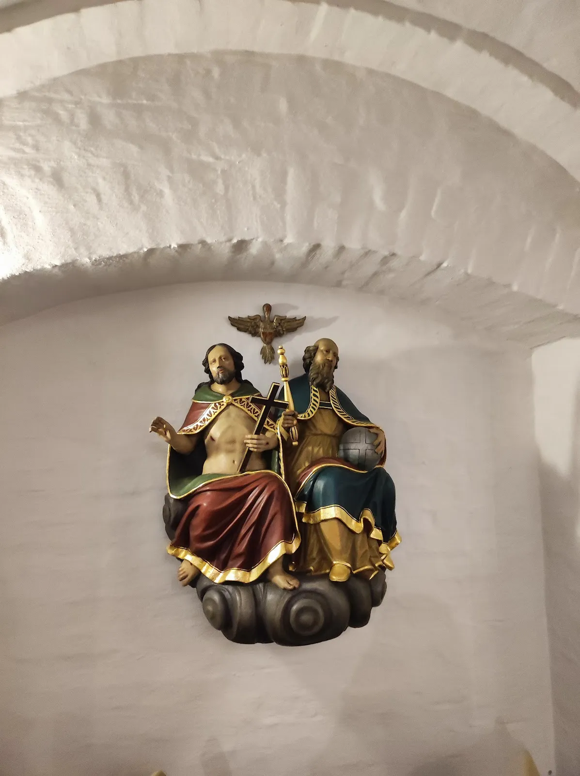 Фасад церкви Святого Ремакла в Кохеме