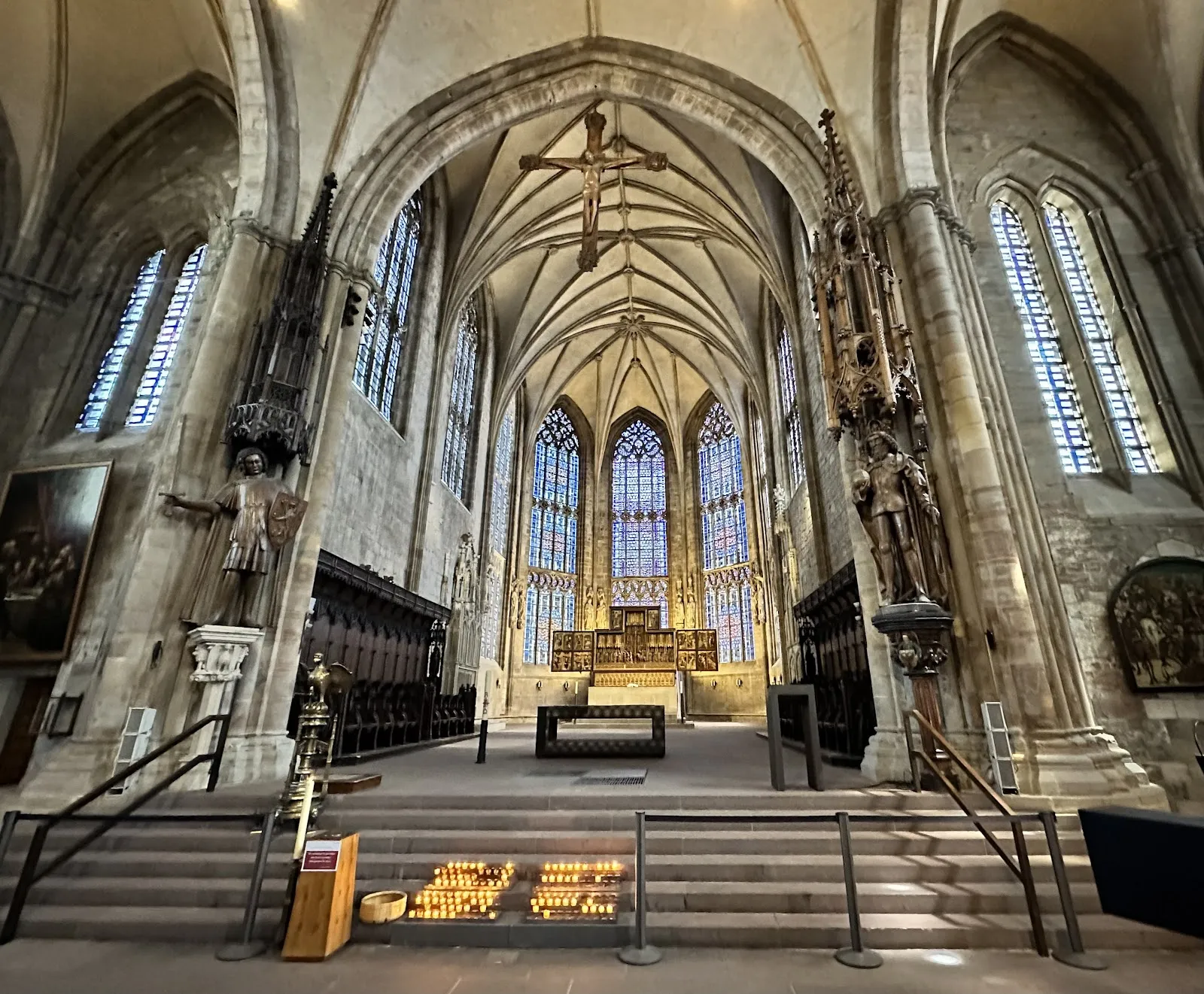 Фасад церкви Святого Ринальда в Дортмунде, Германия, днем