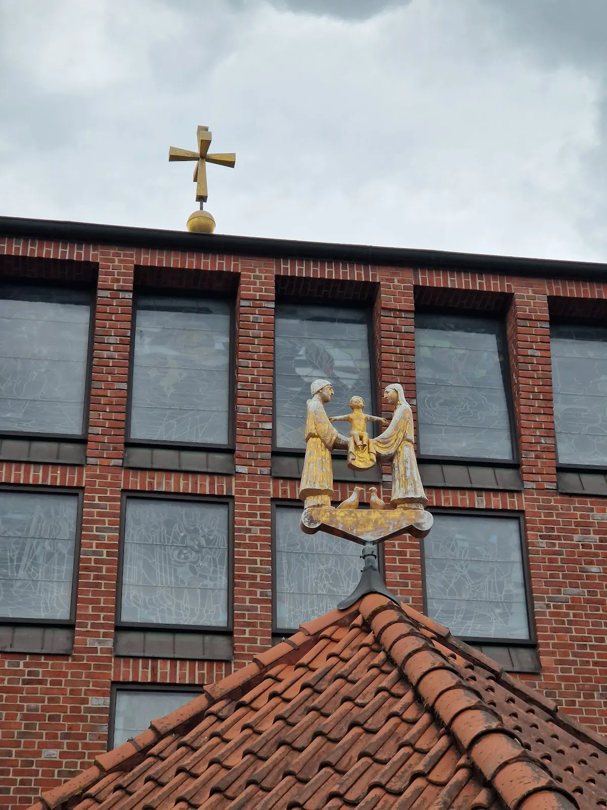 Церковь Святого Семейства в Бремене-Гроне, Германия