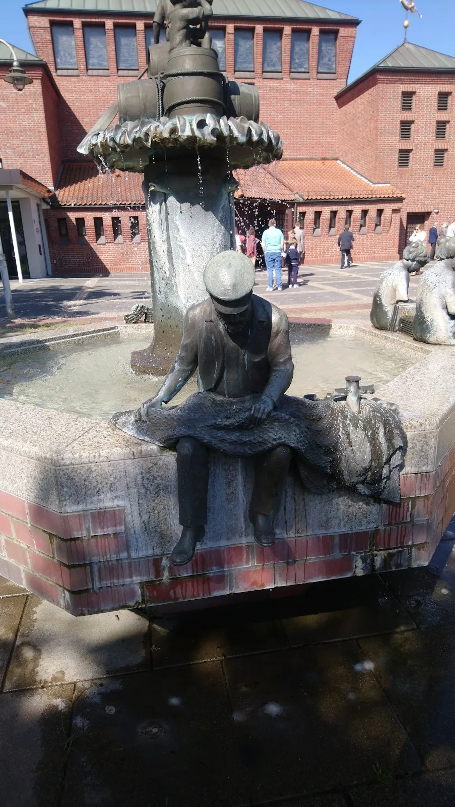 Церковь Святого Семейства в Бремене-Гроне, Германия