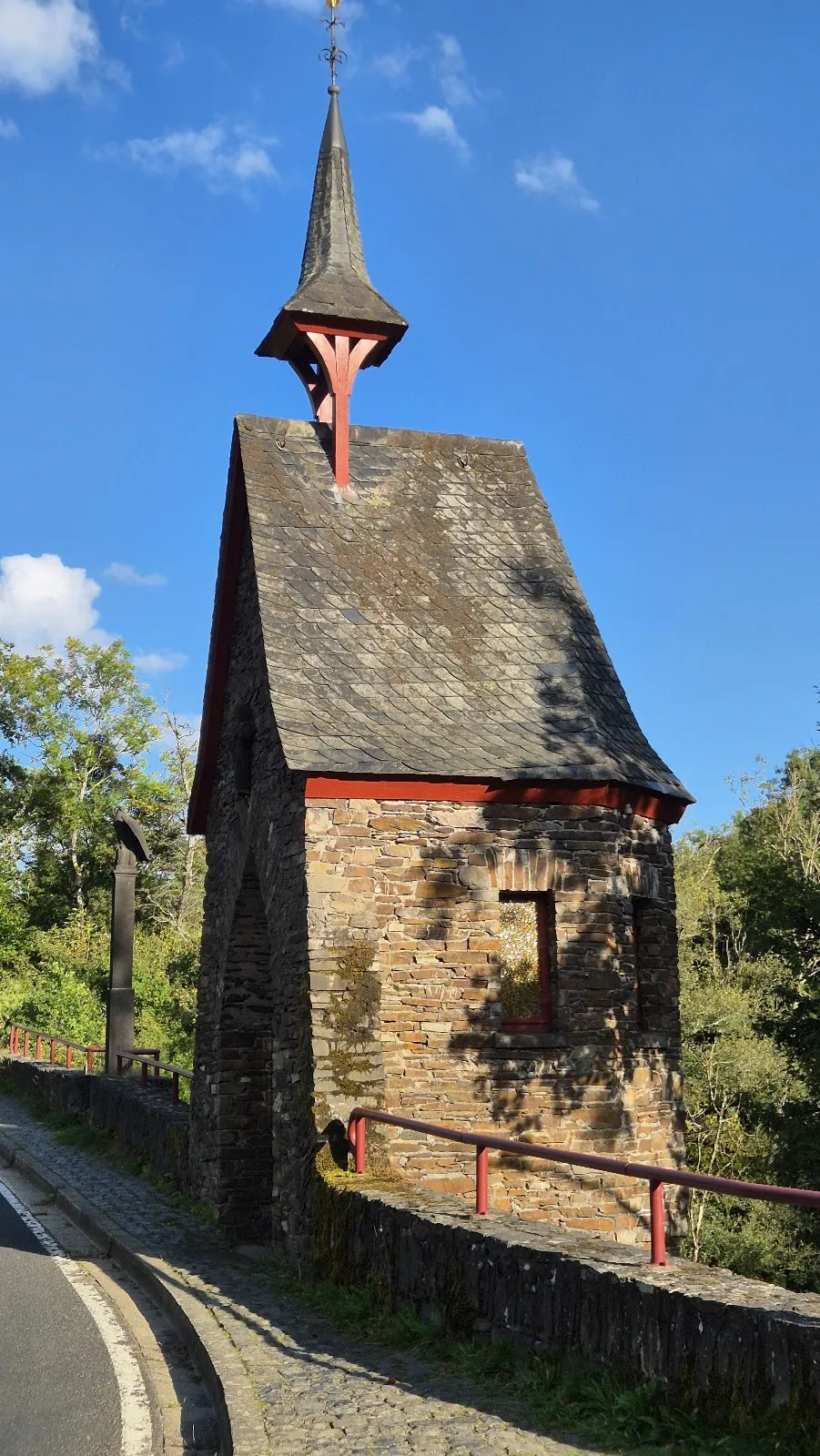 Церковь Святого Якова в Рёсе, Германия, снаружи