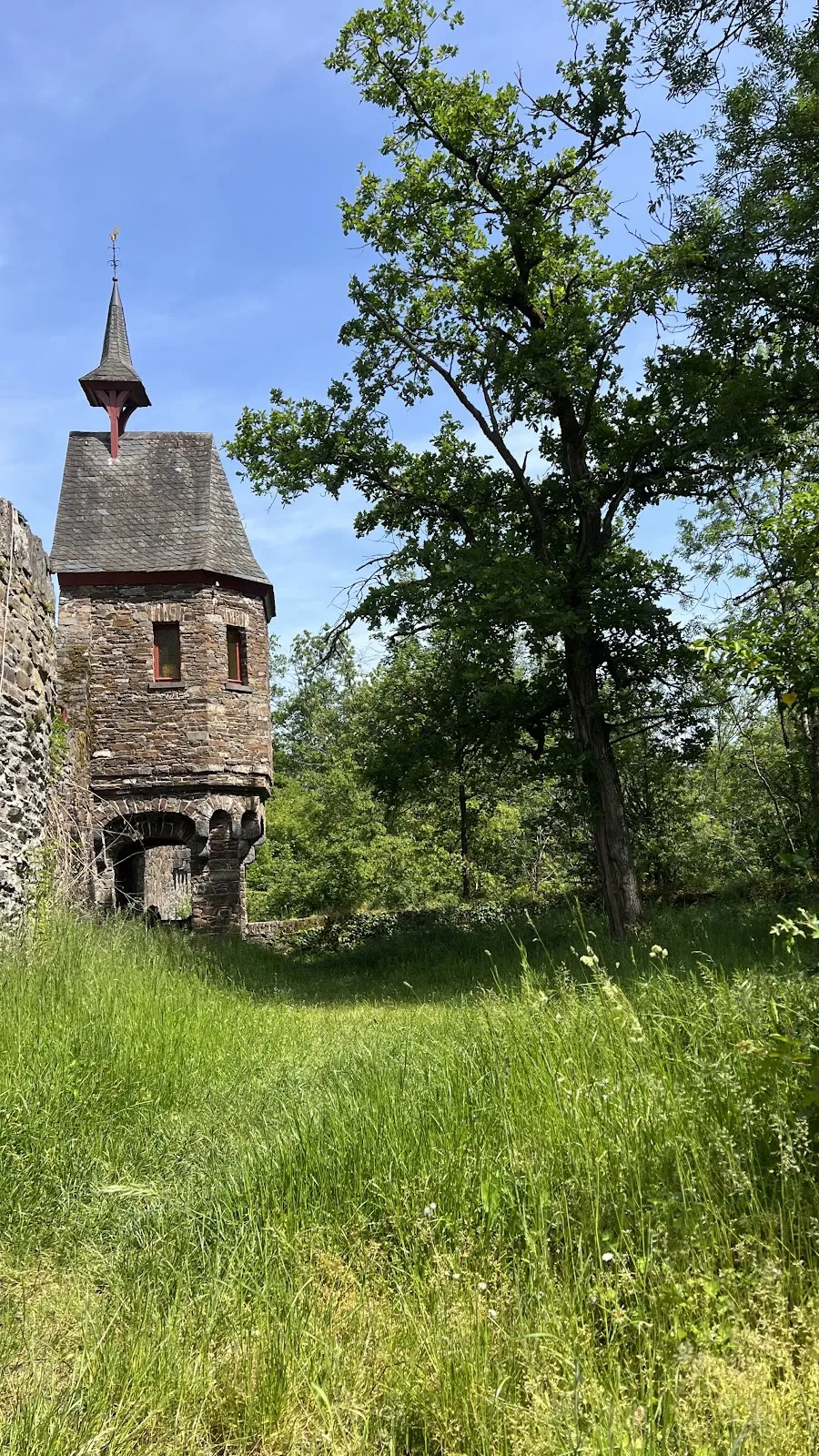 Церковь Святого Якова в Рёсе, Германия, снаружи