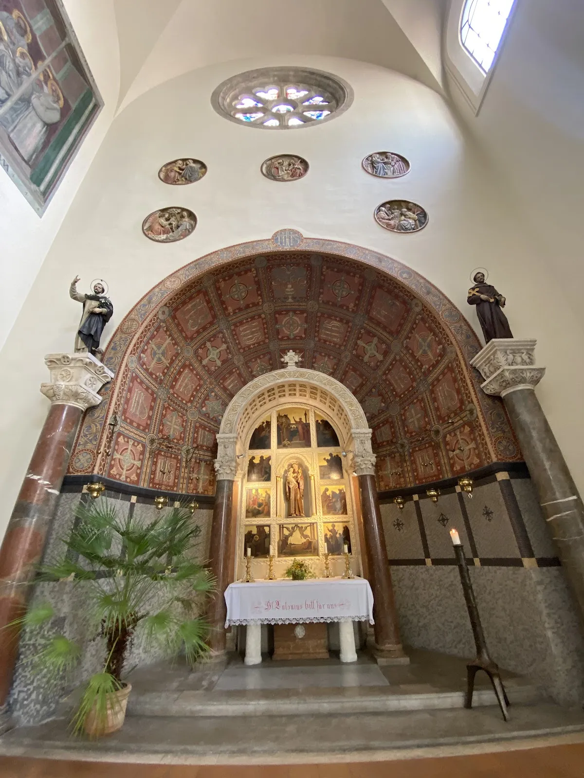 Фасад Церкви Святой Анны в Мюнхене