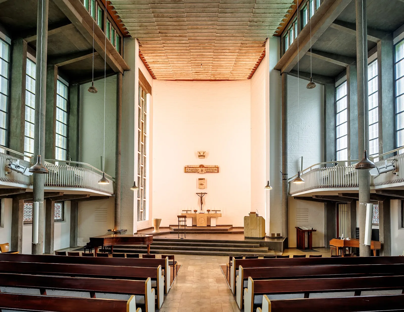 Фасад церкви Святой Троицы Святого Георгия в Гамбурге