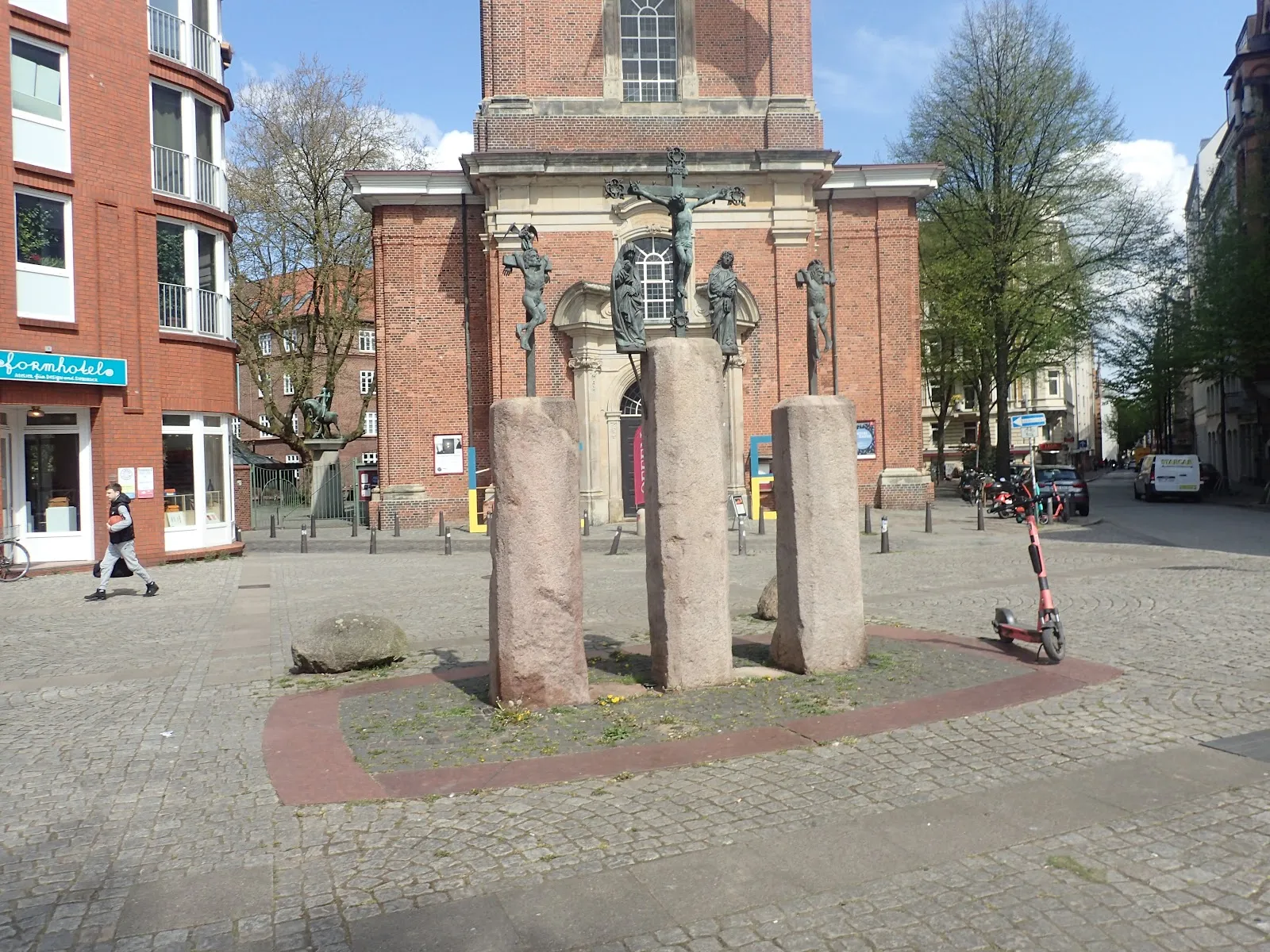 Фасад церкви Святой Троицы Святого Георгия в Гамбурге