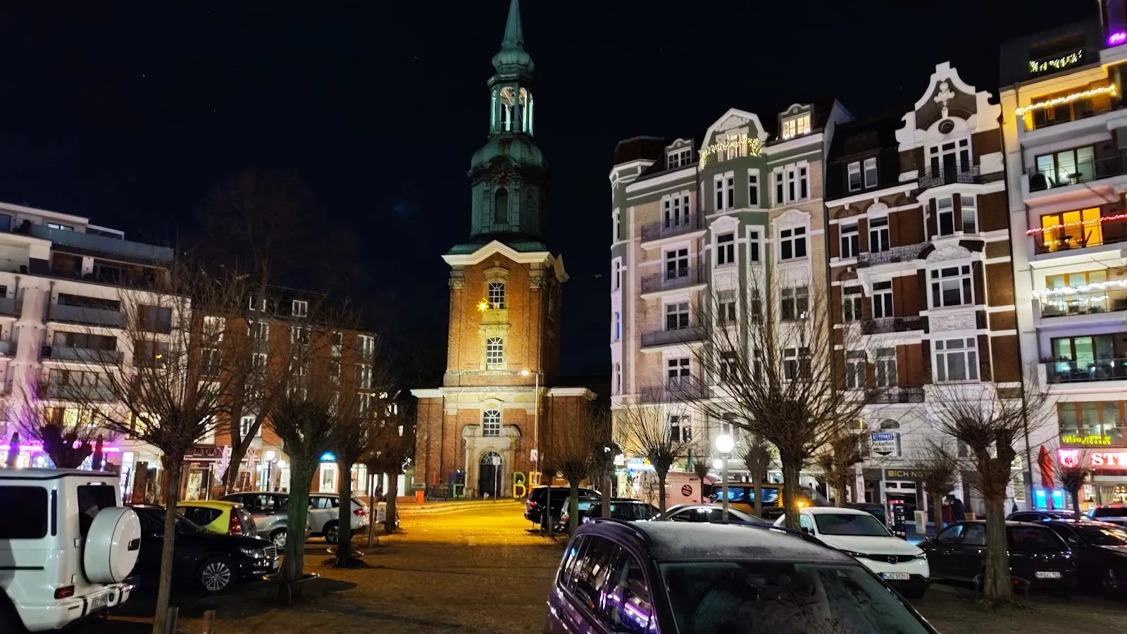 Фасад церкви Святой Троицы Святого Георгия в Гамбурге