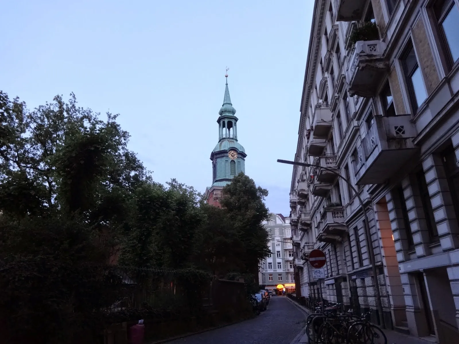 Фасад церкви Святой Троицы Святого Георгия в Гамбурге