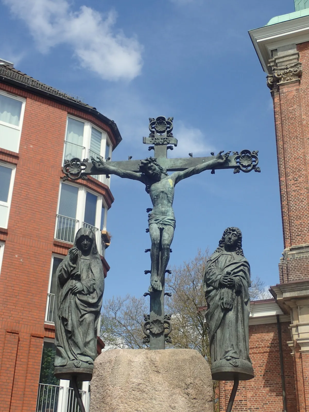 Фасад церкви Святой Троицы Святого Георгия в Гамбурге