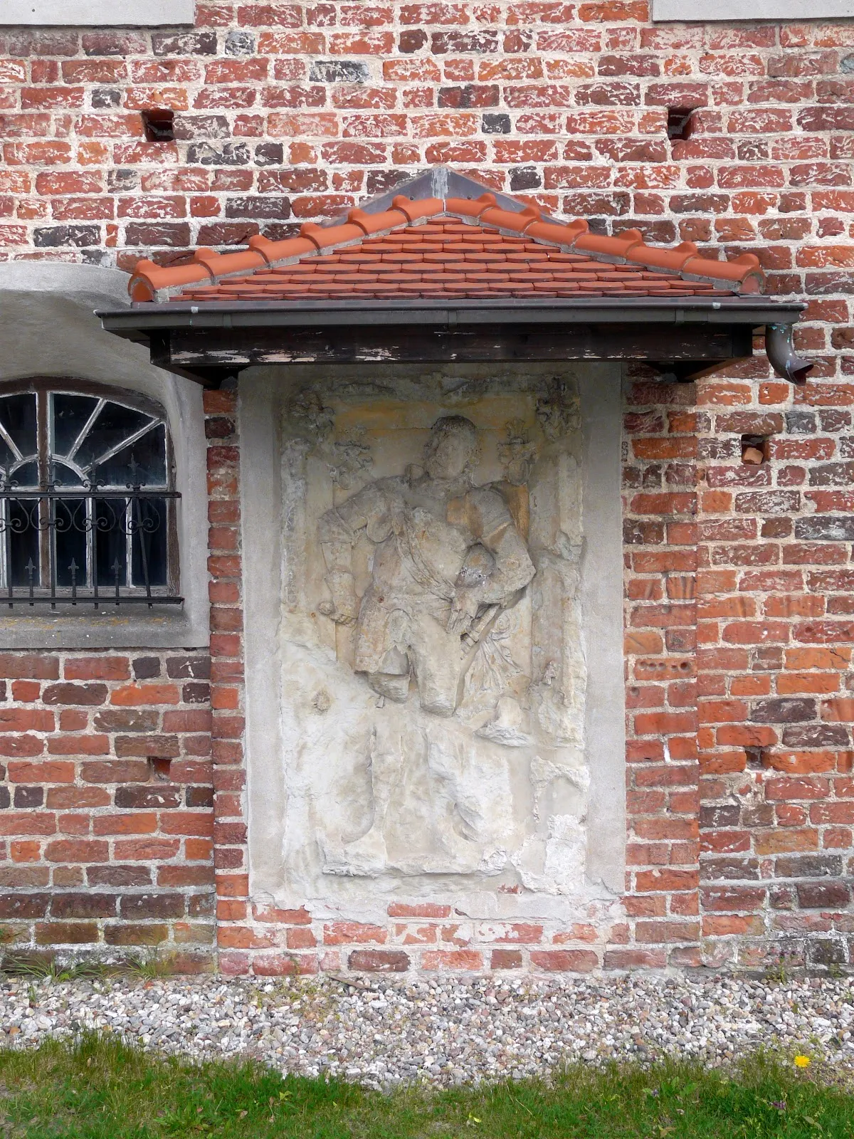 Вид на деревенскую церковь в Вусте, Германия