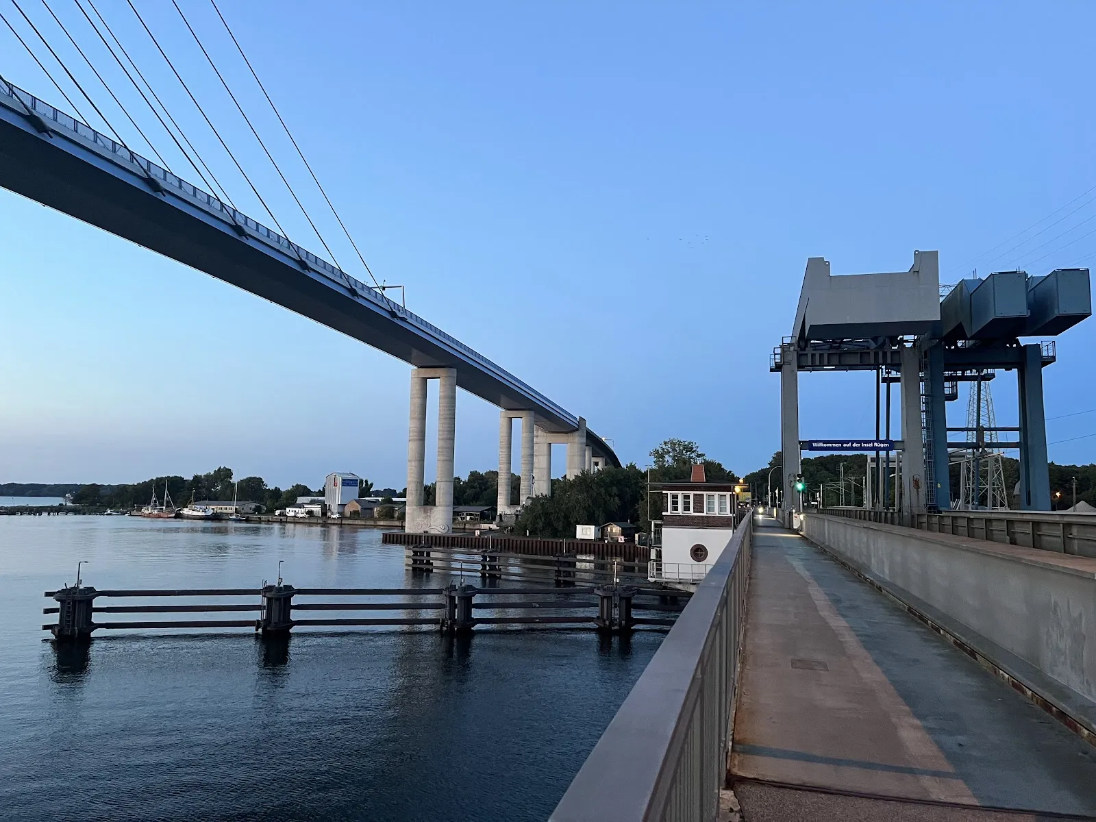 Вид на мост Цигельгабенбрюкке в Штральзунде