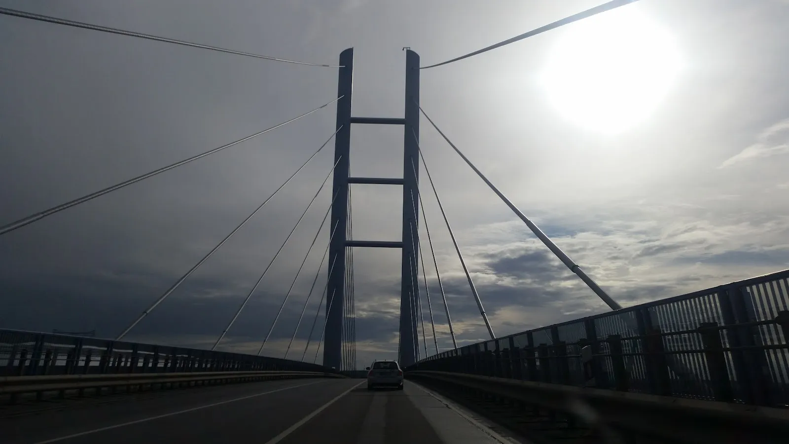 Вид на мост Цигельгабенбрюкке в Штральзунде