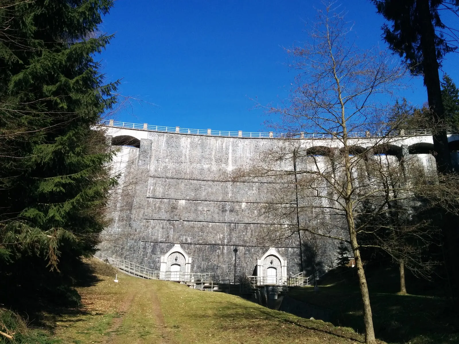 Дамба Нойштадт