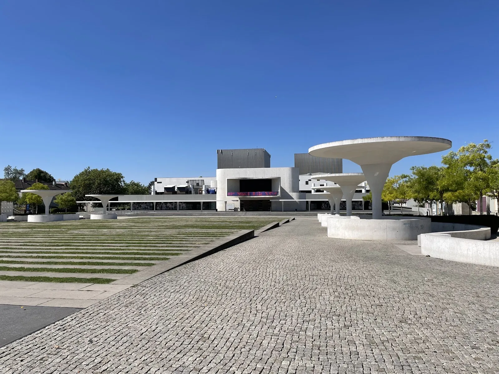 Здание Дармштадтского государственного театра