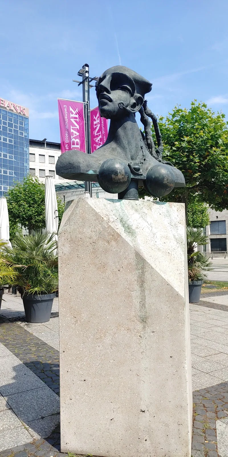 Памятник Denkpartner в Штутгарте