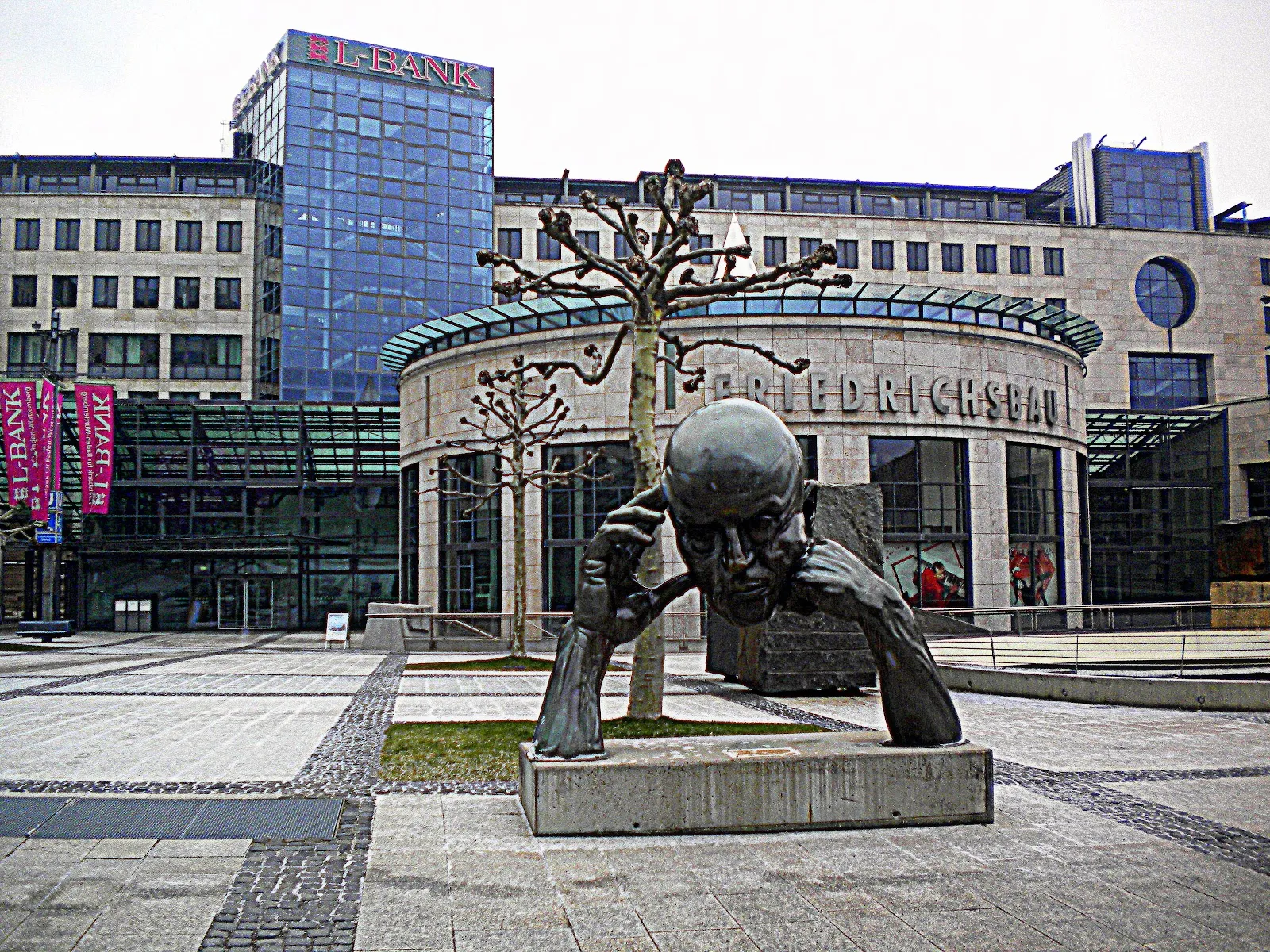 Памятник Denkpartner в Штутгарте