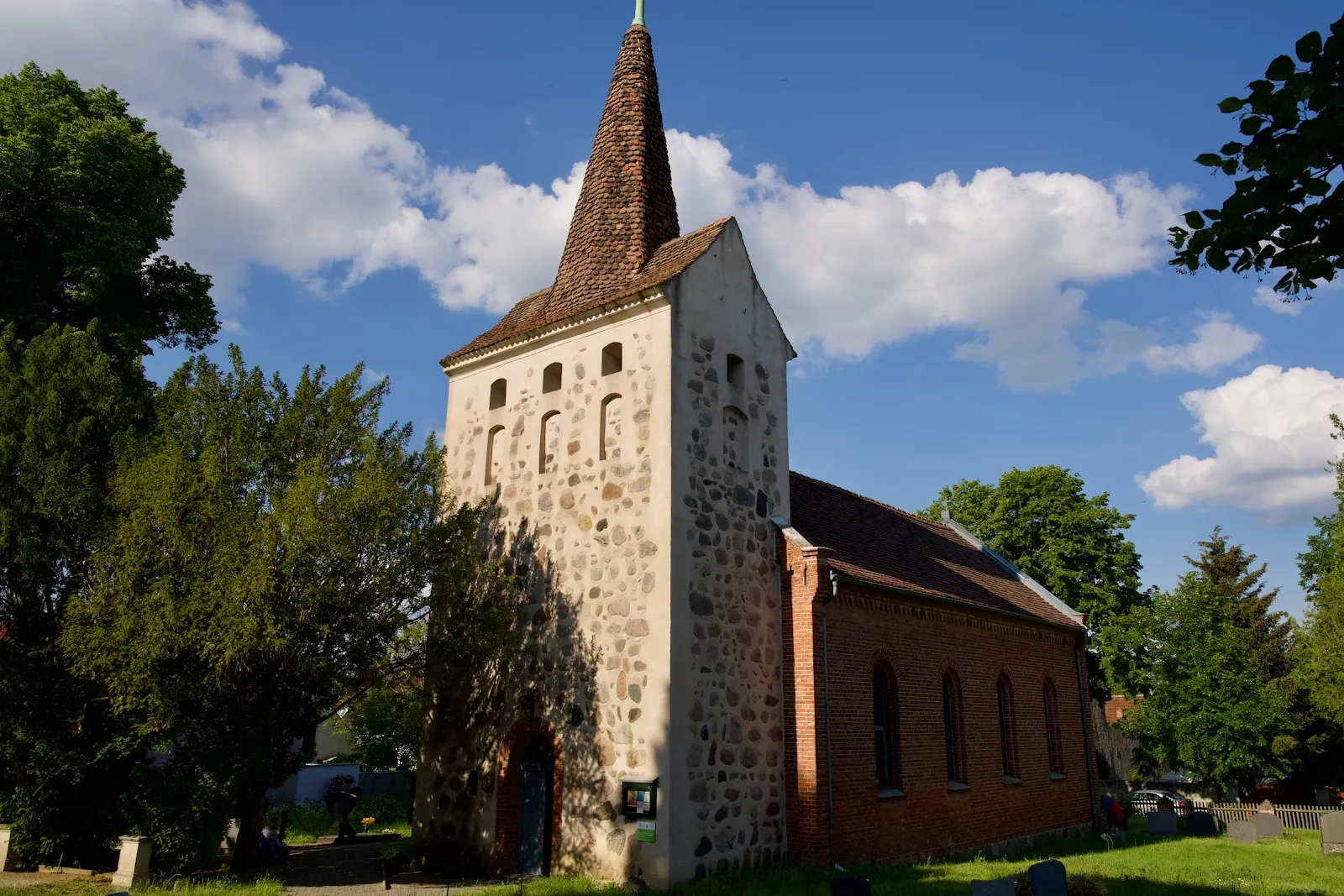 Деревенская церковь Гёттин
