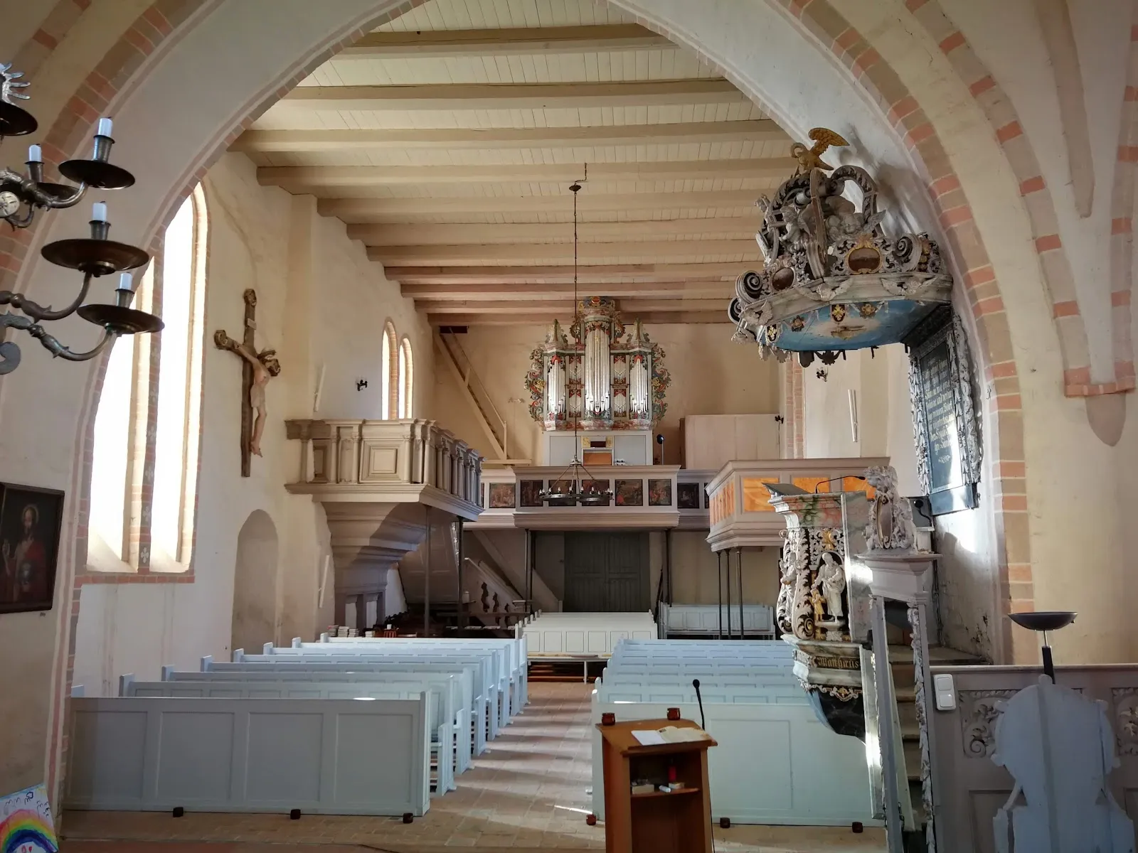 Деревенская церковь Каммин, историческое здание, готическая архитектура