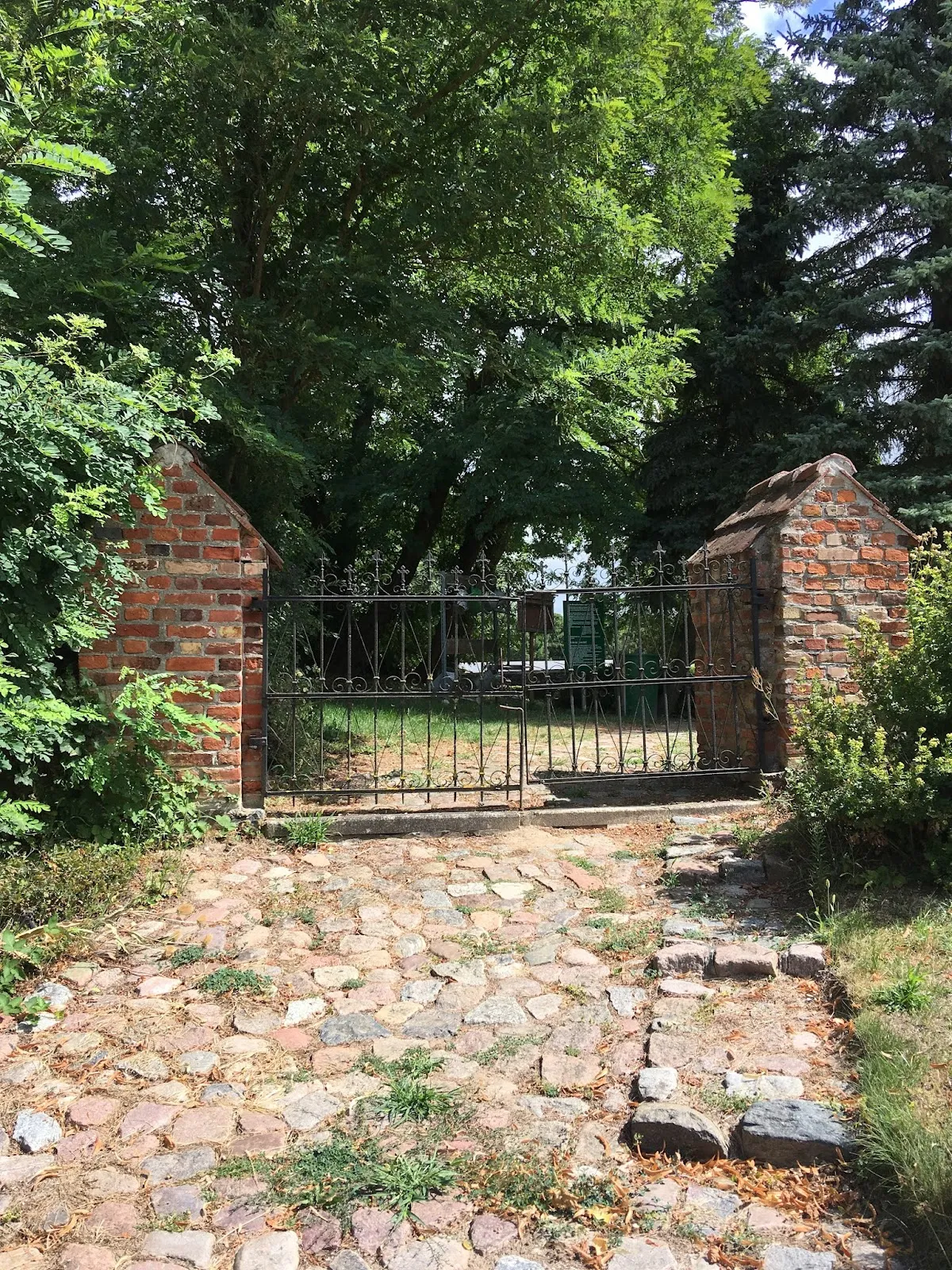 Деревенская церковь Каммин, историческое здание, готическая архитектура