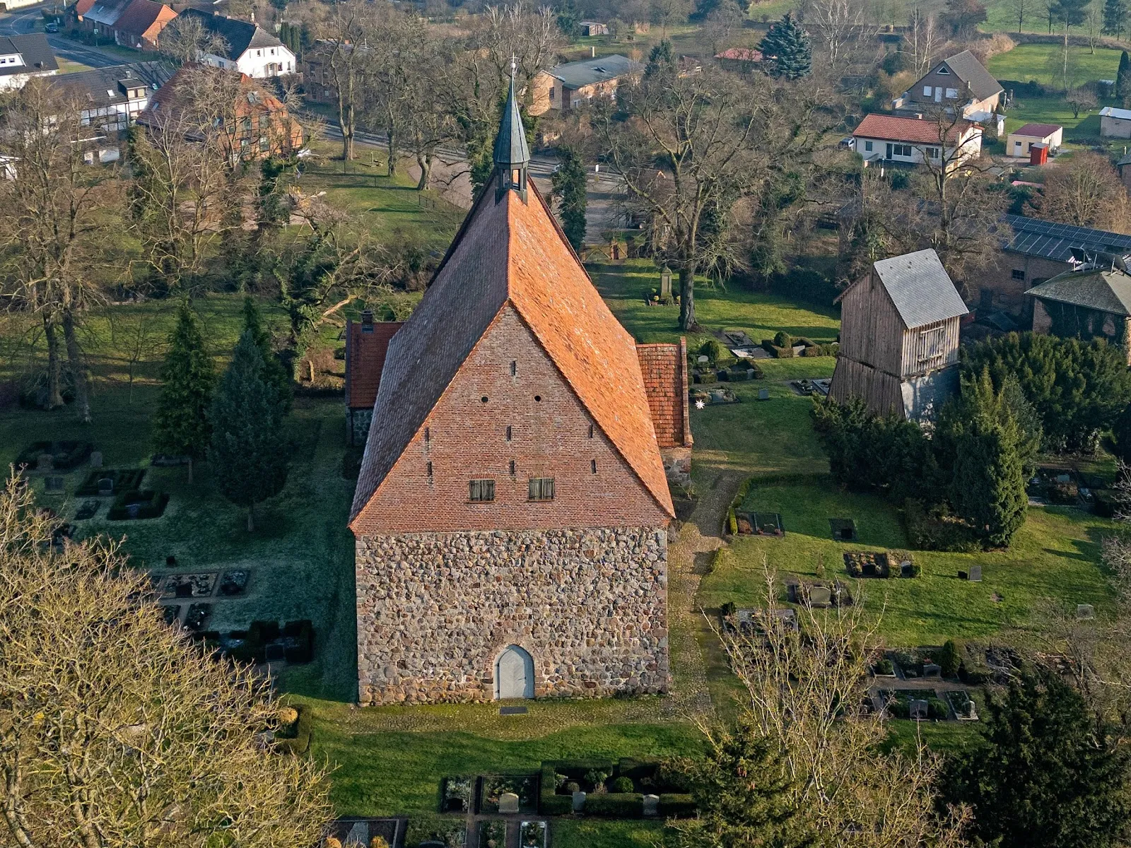 Деревенская церковь Каммин, историческое здание, готическая архитектура