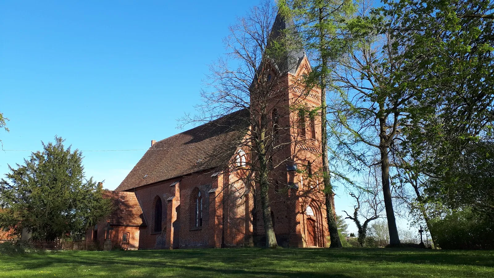 Деревенская церковь Линстов, Германия