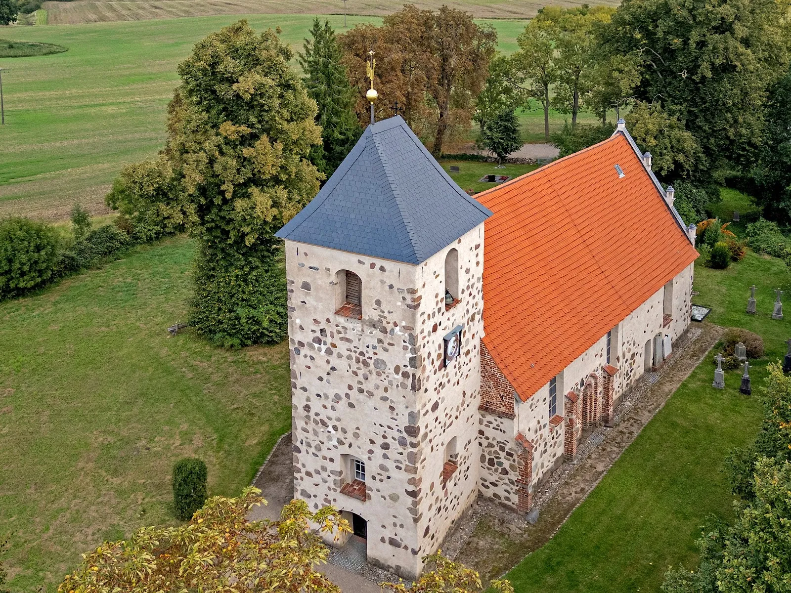 Деревенская церковь Рамбоу