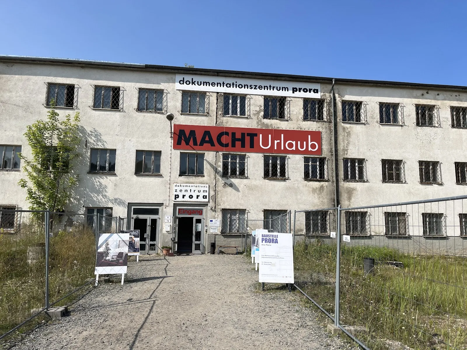 Здание Документационного центра Прара в городе Бинц