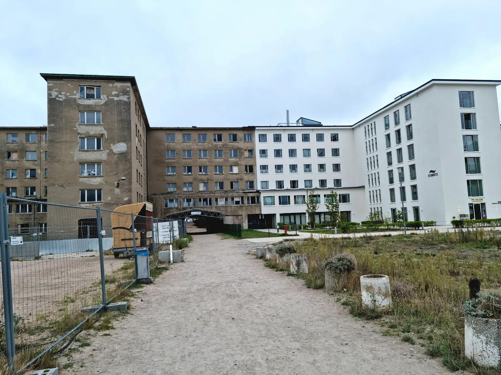 Здание Документационного центра Прара в городе Бинц