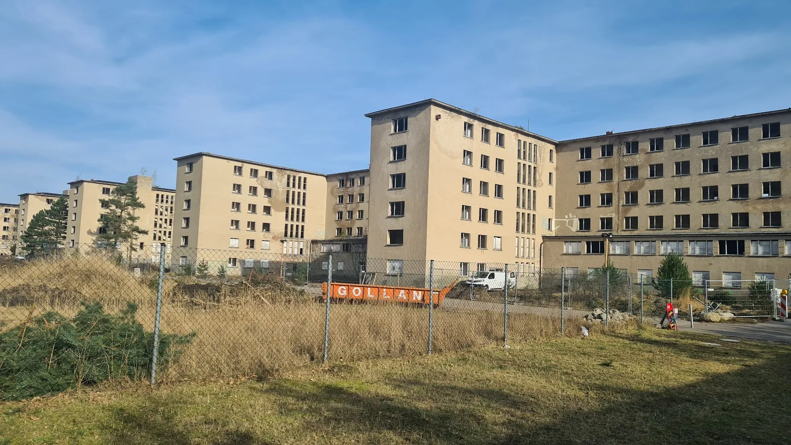 Здание Документационного центра Прара в городе Бинц