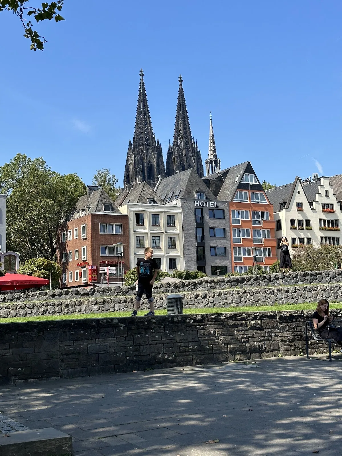 Кладбище Домхернфридхоф в Кёльне, Германия