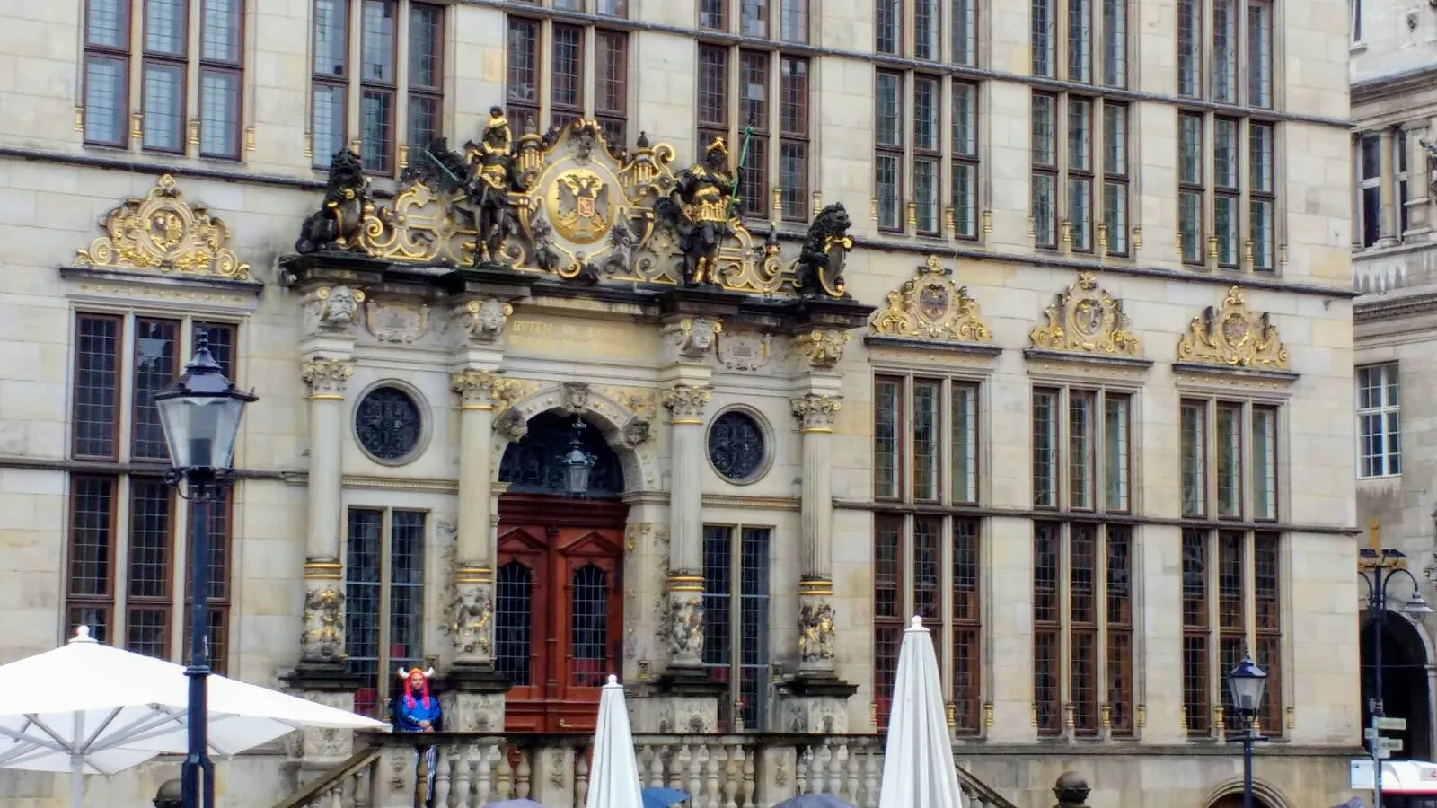 Площадь Домшоф в Бремене с историческими зданиями