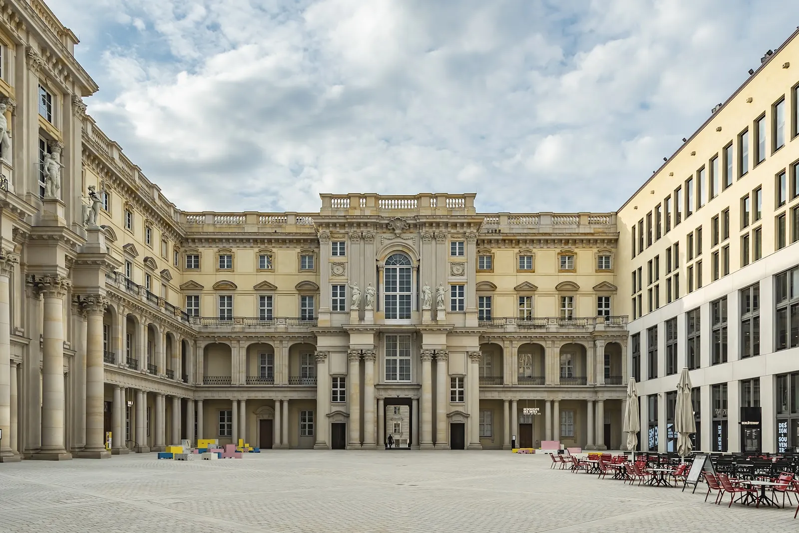 Двор Шлютера