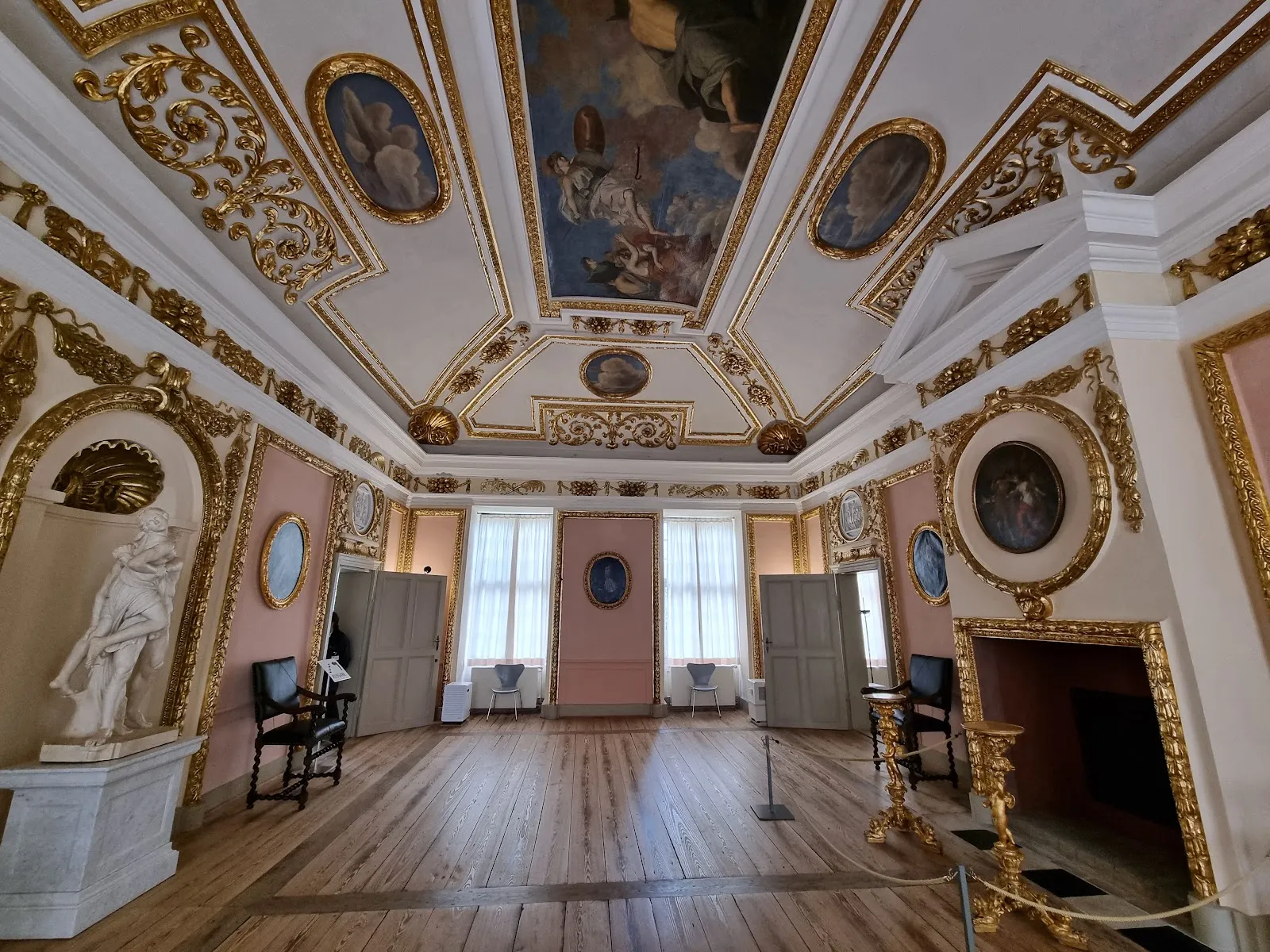 Дворец Капут, историческая усадьба в Германии, архитектура, достопримечательность