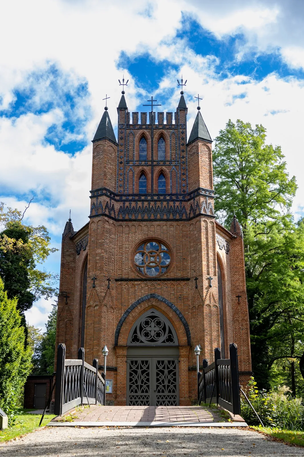 Дворец Людвигслуст, фасад