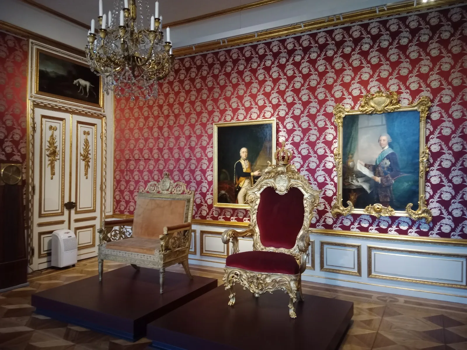 Дворец Людвигслуст, фасад