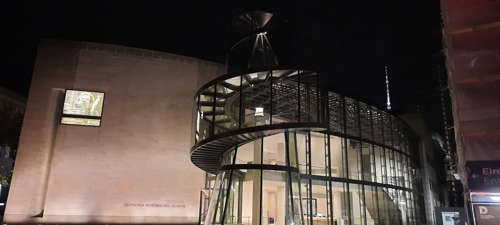 Дворец у крепостного рва, Берлин, историческое здание