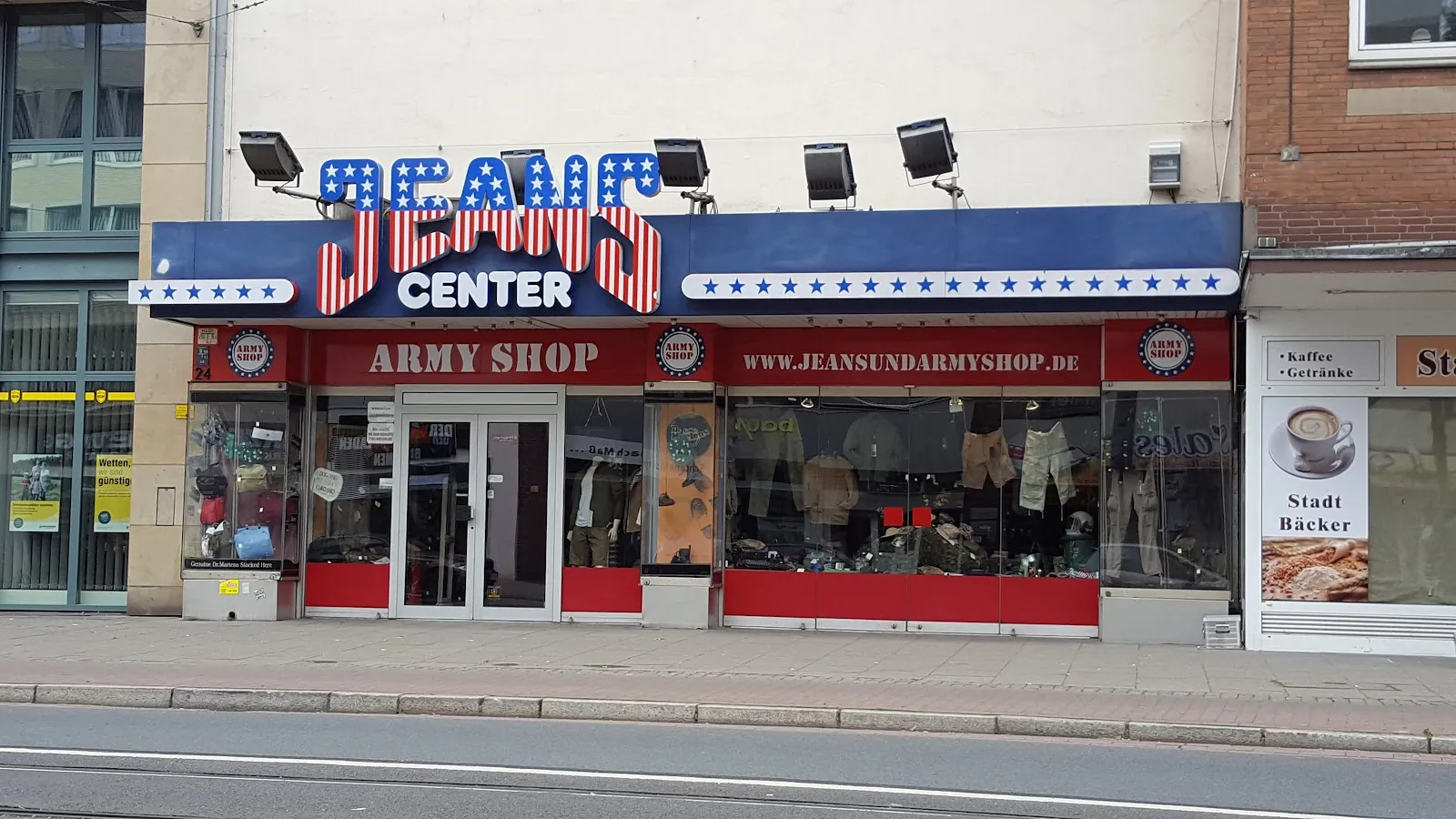 Фасад магазина Jeans & Army Shop Bremen