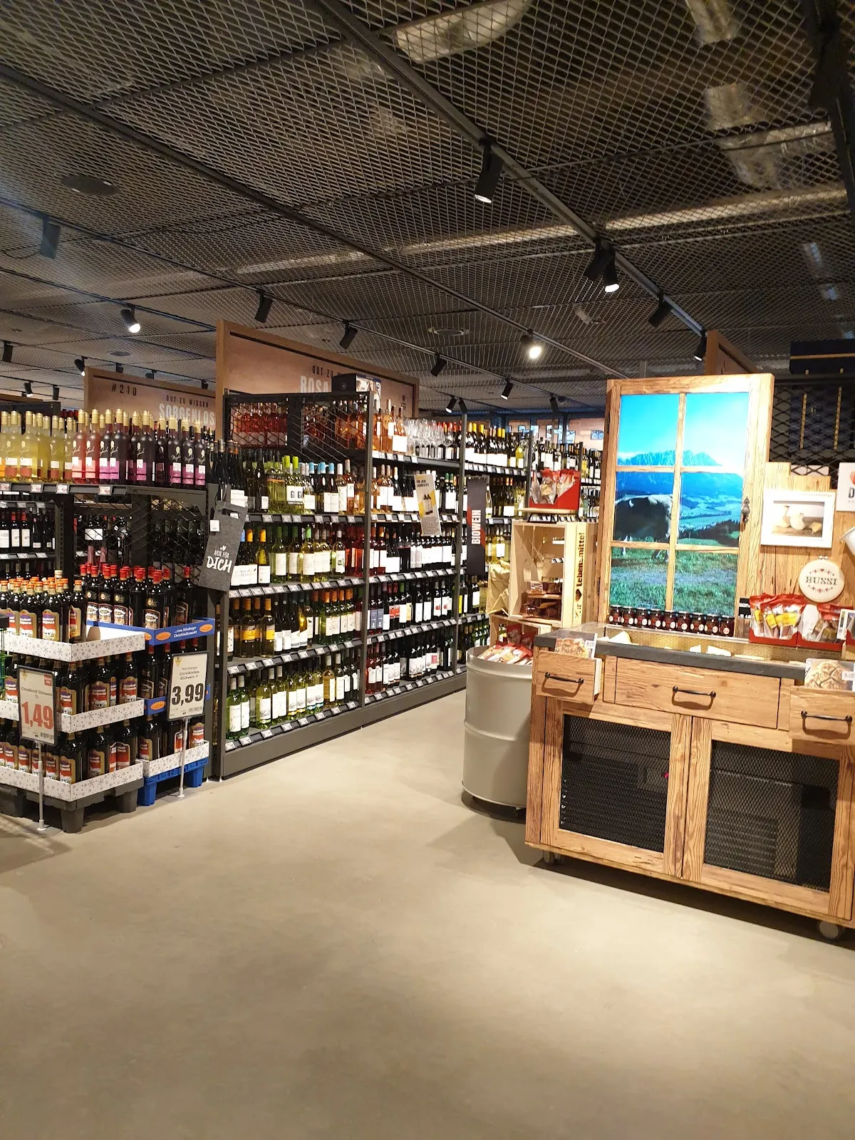 Фасад магазина EDEKA Center No. 1 в Берлине