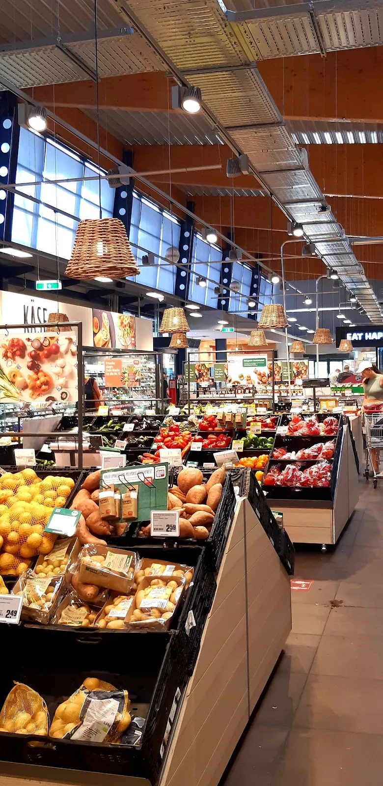 Супермаркет EDEKA Moch в Берлине